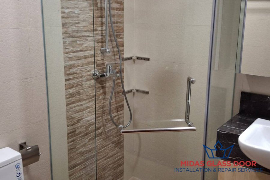 bathroom-glass-door-featured-image-midas-glass-door-singapore