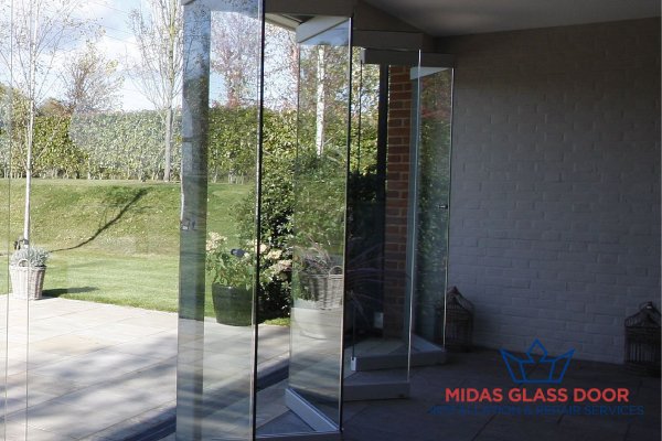 folding-glass-door-midas-glass-door-singapore