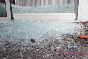 risk-of-injury-5-drawbacks-of-diy-sliding-glass-door-installation-in-singapore-sliding-glass-door-midas-glass-door-singapore