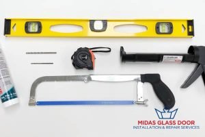 absence-of-proper-tools-reasons-why-you-should-avoid-diy-glass-shower-door-installation-glass-shower-door-midas-glass-door-singapore