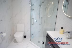 availability-of-space-how-to-choose-the-right-bathroom-glass-door-midas-glass-door-singapore