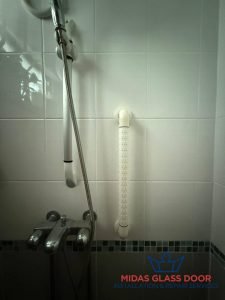 grab-bar-installation-hdb-woodlands-midas-glass-door-singapore
