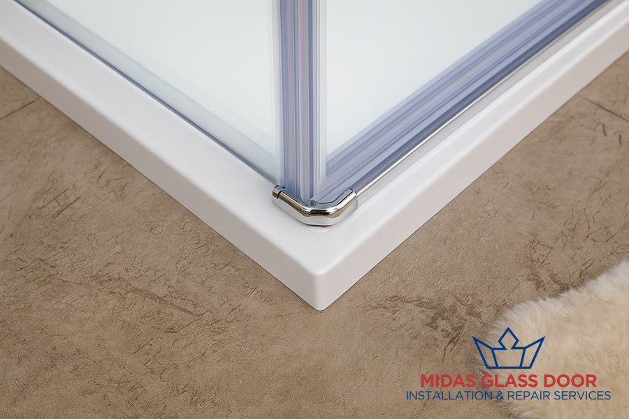 glass-shower-door-seal-replacement-services-midas-glass-door-contractor-singapore-02