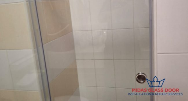 sliding-shower-screen-installation-services-midas-glass-door-installation-singapore-hdb-sengkang-2-wm