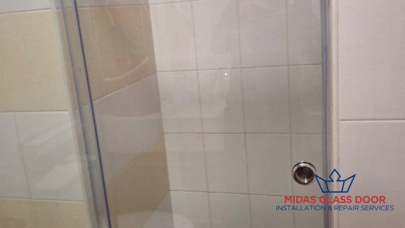 sliding-shower-screen-installation-services-midas-glass-door-installation-singapore-hdb-sengkang-2-wm